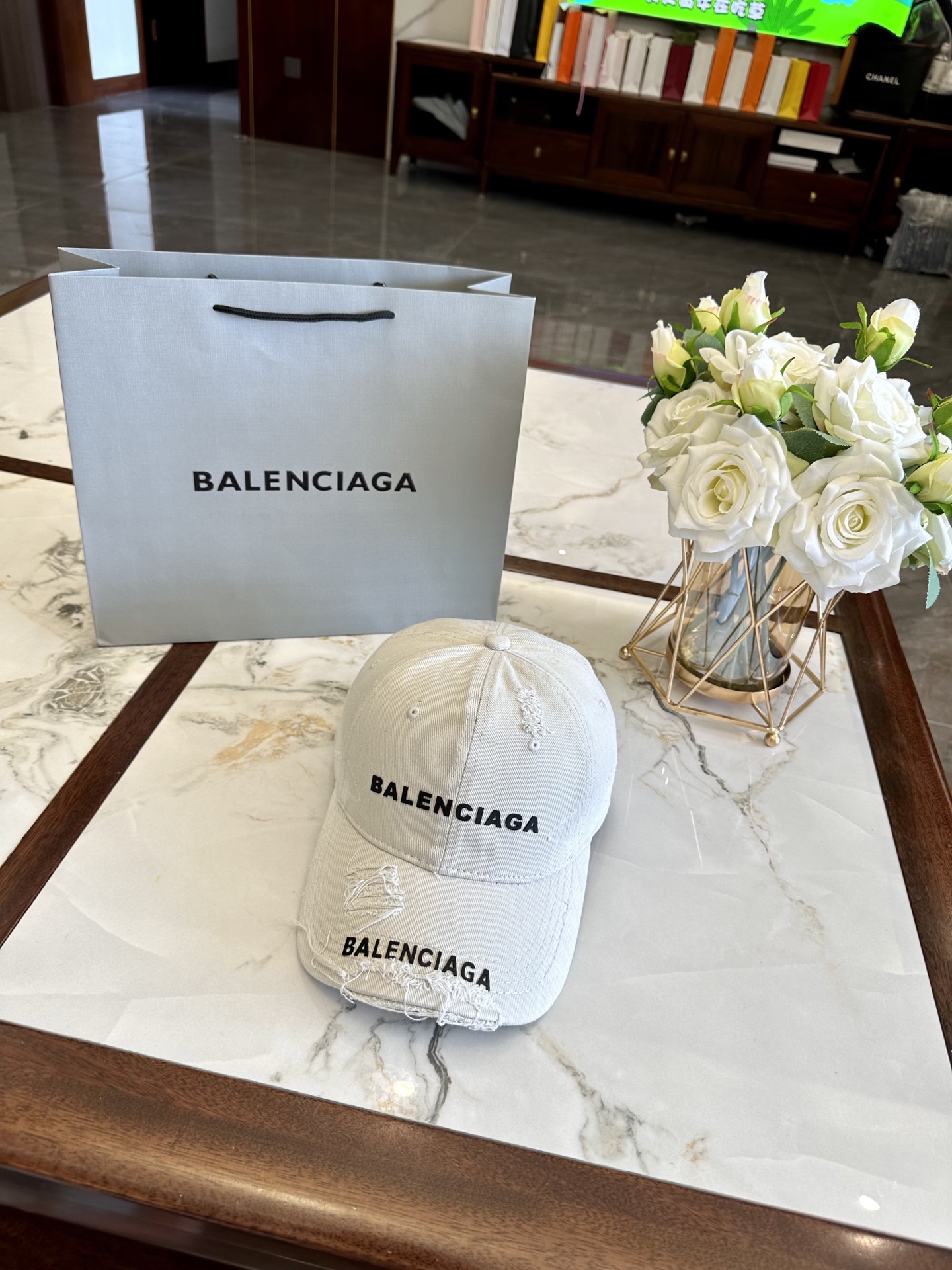 balenciaga  hat model 24